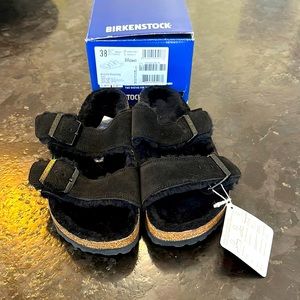 Arizona shearling black Birkenstocks